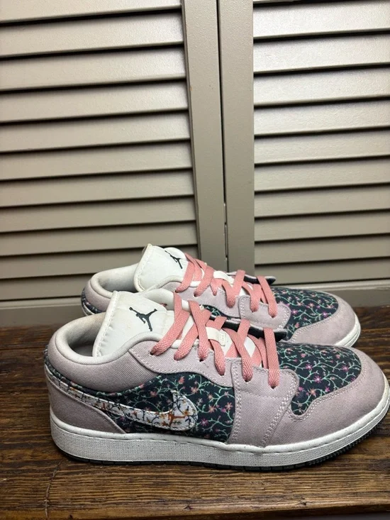 Nike Air Jordan 1 Low SE GS "Canvas Floral 7 Youth - Picture 3 of 10